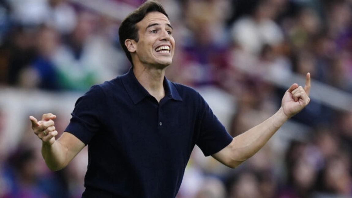Portada de El técnico del Rayo feliz en Valladolid, pero no se cambian los objetivos