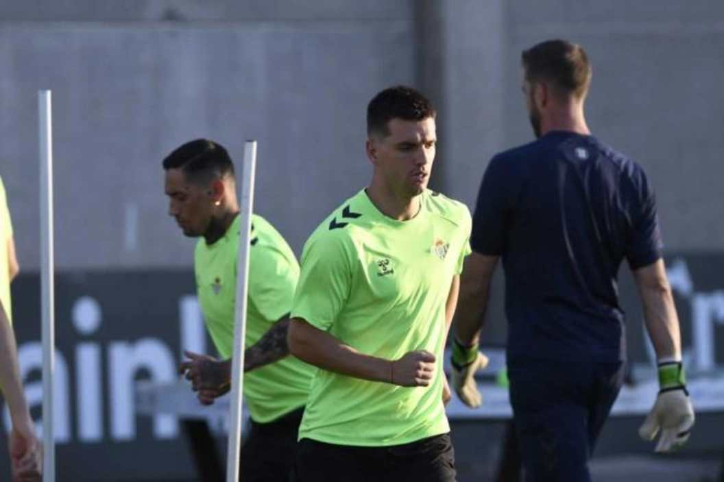 Noticia: El Betis para el derbi de Sevilla incluye a Bartra Imagen de la noticia: El Betis para el derbi de Sevilla incluye a Bartra