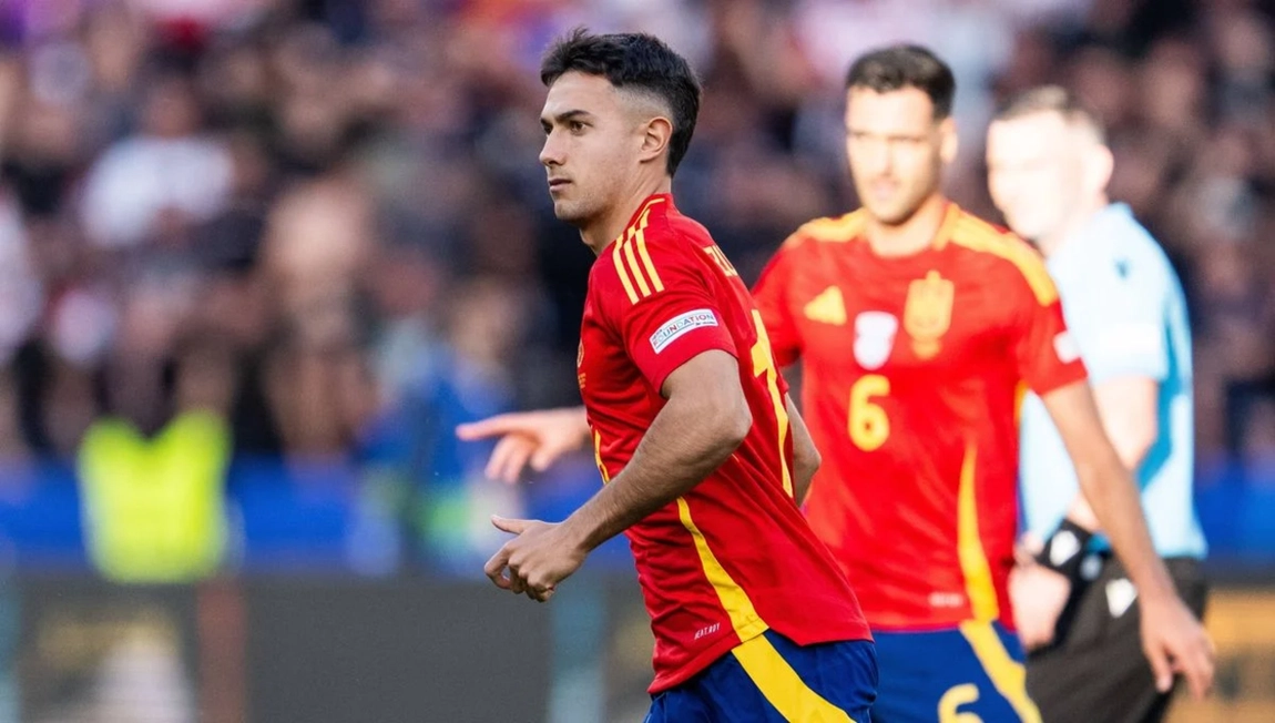 Portada de Zubimendi con España: Sustituir a Rodri es una gran misión