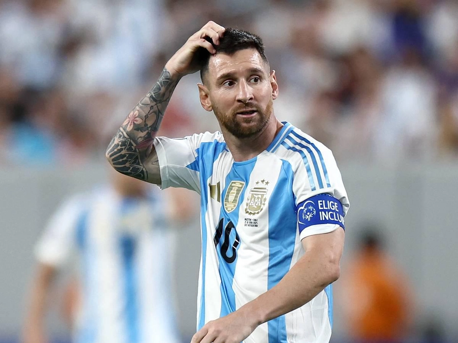 Portada de Cuatro titulares de La Liga abren con Argentina