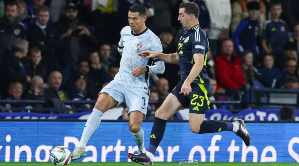 Noticia: Portugal y Cristiano se atascan en Escocia Imagen de la noticia: Portugal y Cristiano se atascan en Escocia