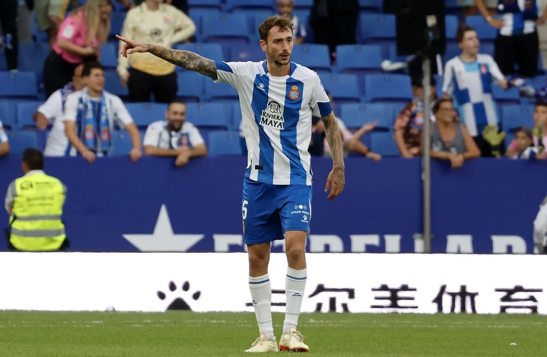 Portada de Calero deja una pieza menos en el Espanyol