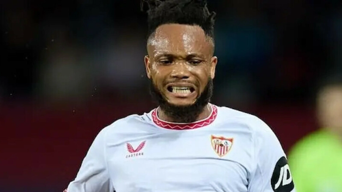 Portada de Ejuke y Suso bajas de medio término para el Sevilla