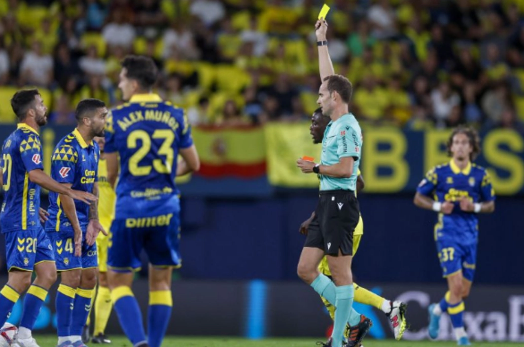 Portada de Las Palmas, el segundo equipo más amonestado de LaLiga