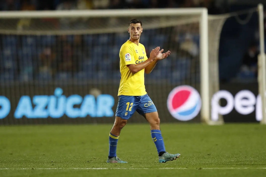 Portada de Enzo Liodice activa la alarma de Las Palmas en Copa