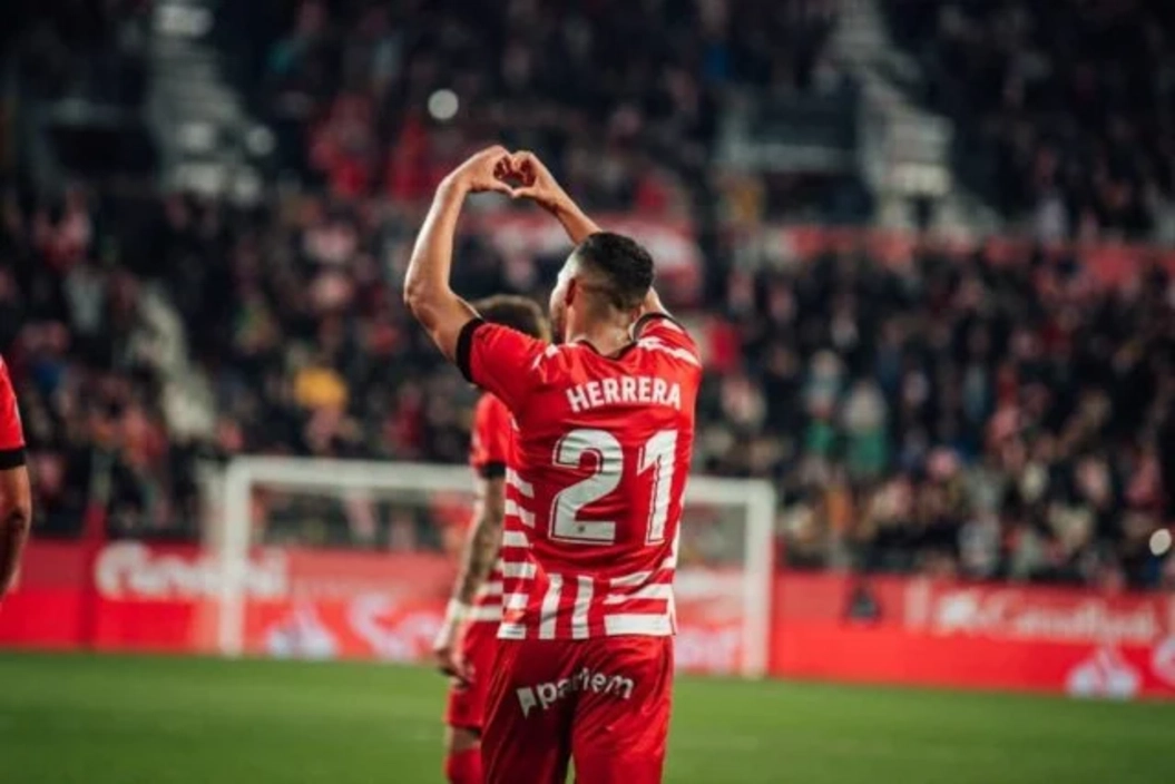 Portada de Cuatro regresos al once del Girona en Liga
