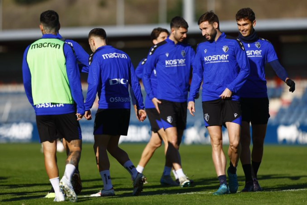 Portada de El Osasuna cierra la semana con una nueva Duda en defensa