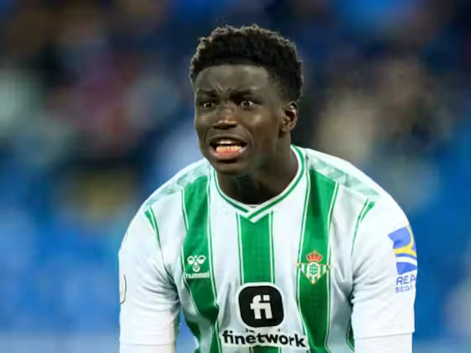 Portada de Nobel Mendy afloja más la defensa del Betis