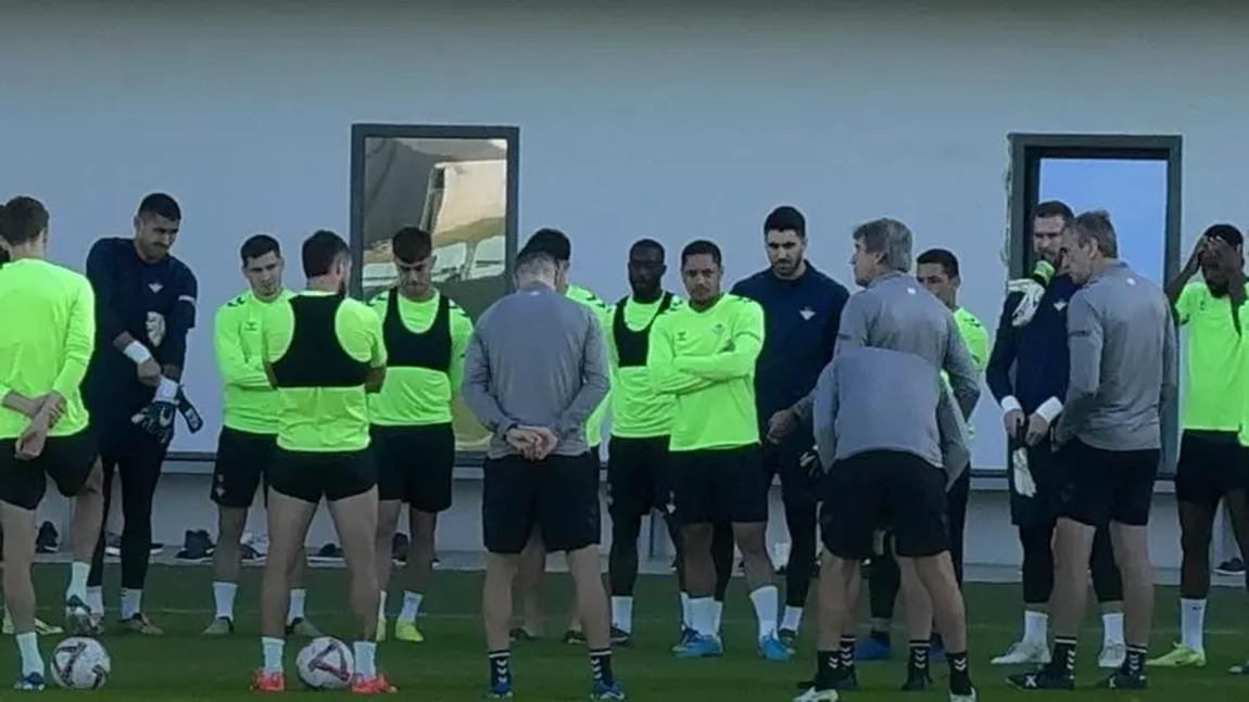 Portada de El entranamiento del Betis con sorpresas