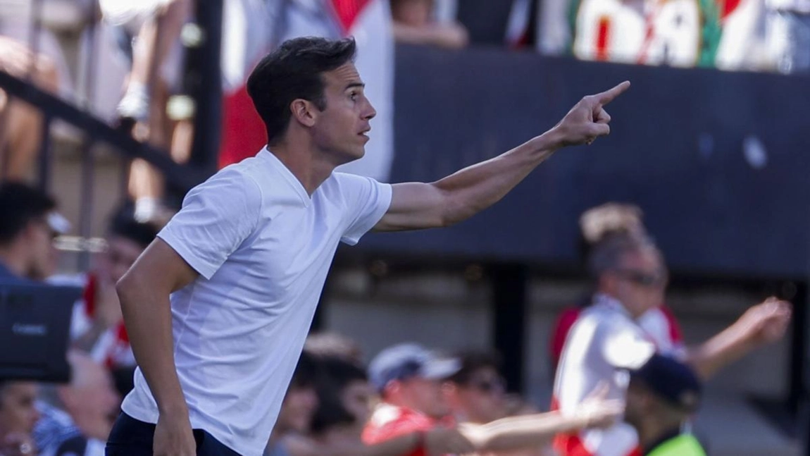 Portada de Iñigo Pèrez sobre el Pacha Espino y el Sevilla