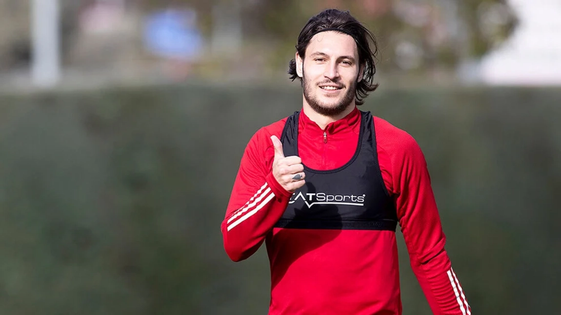 Portada de Juan Cruz y Rubén García vuelven al once del Osasuna