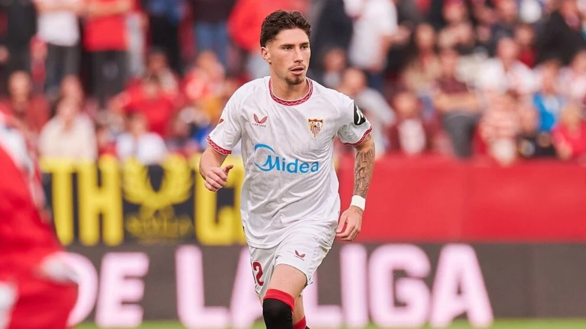 Portada de Oficial: Carmona renueva con el Sevilla