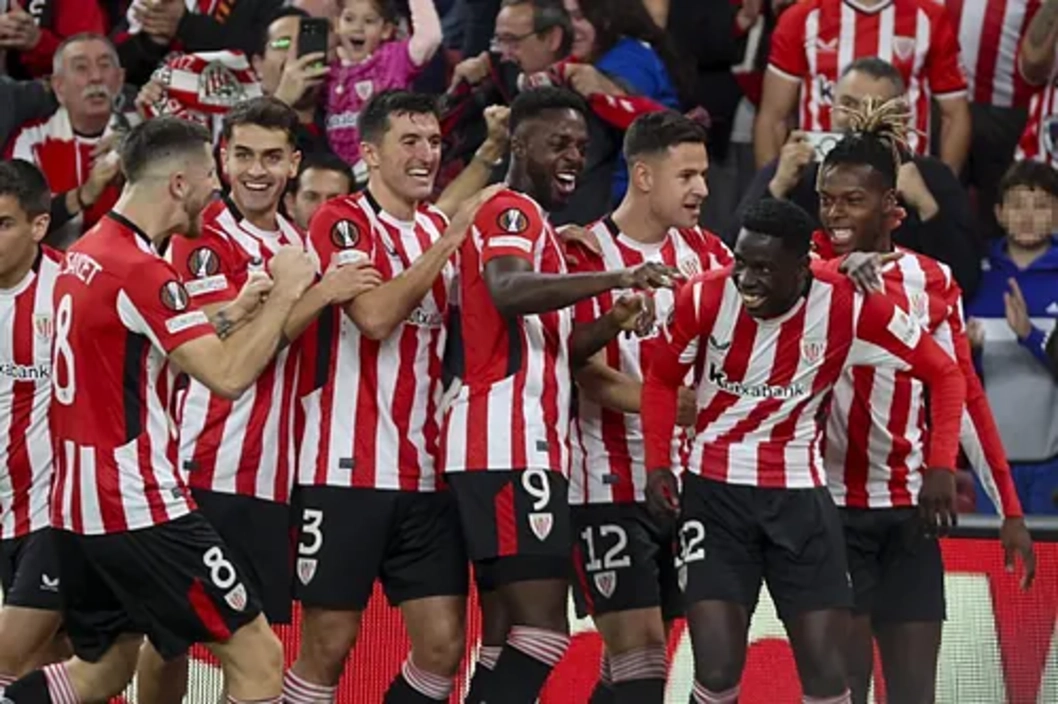 Portada de El Athletic barre en Europa con Simón en la puerta