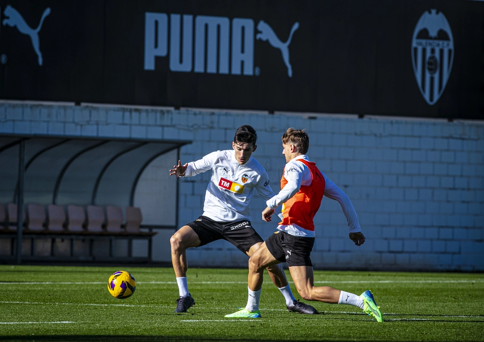 Portada de Pepelu regresa con Valencia, Rafa Mir viaja "extra"