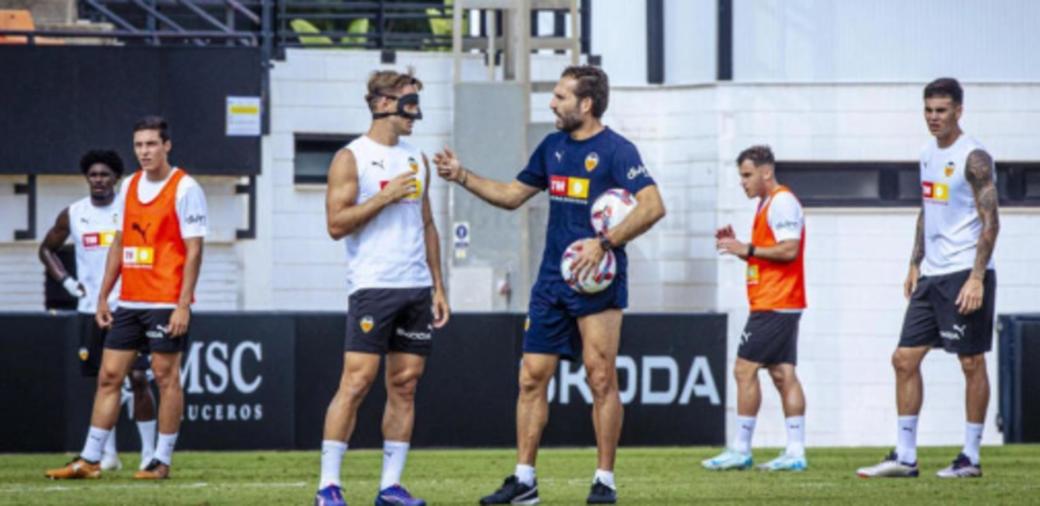 André Almeida podría salir del Valencia en enero