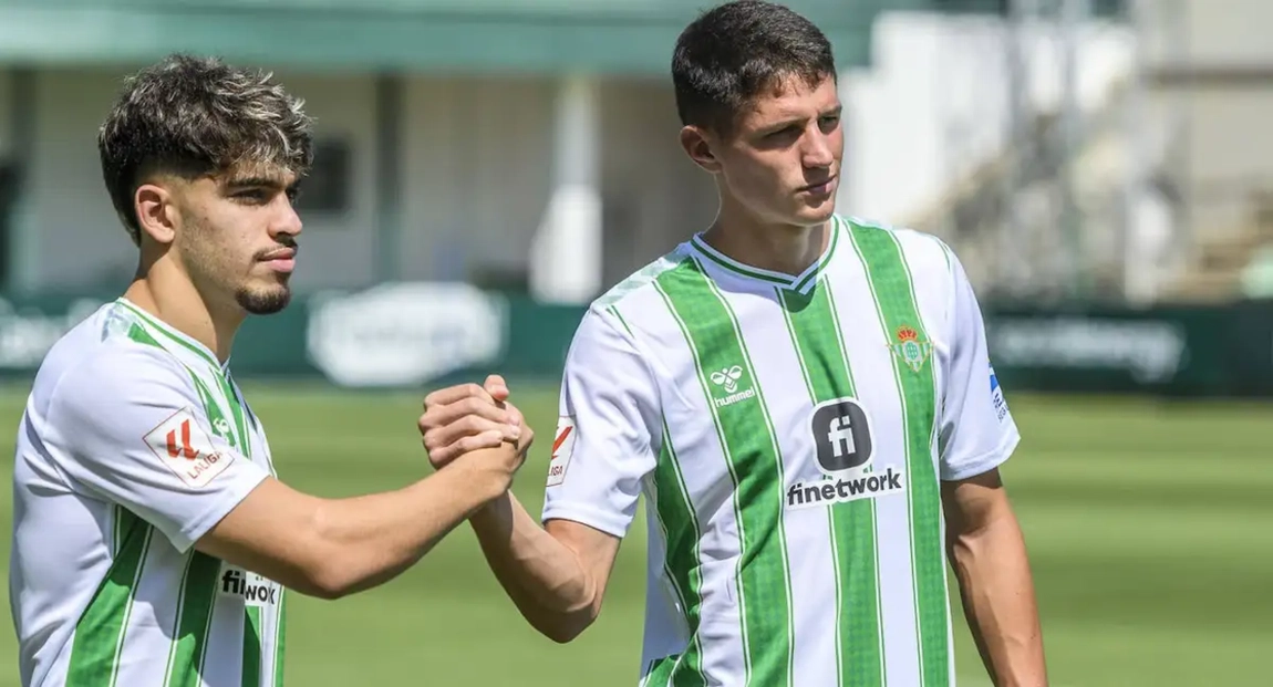 Portada de Van todos a la Copa, incluido Altimira; excepción con Rui Silva