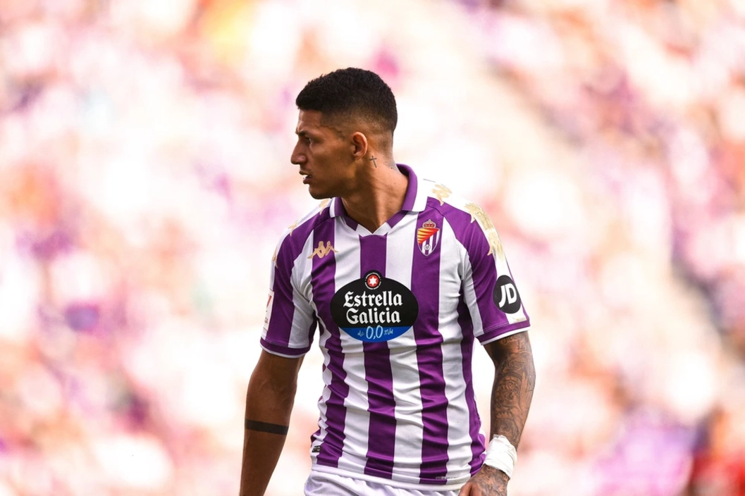 Portada de Marcos André le da vida al Valladolid en Copa
