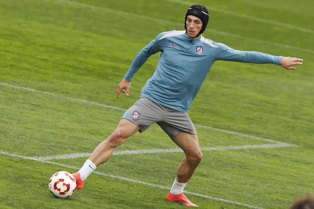 Portada de Le Normand se reactiva en Copa, y lo hará en el mercado