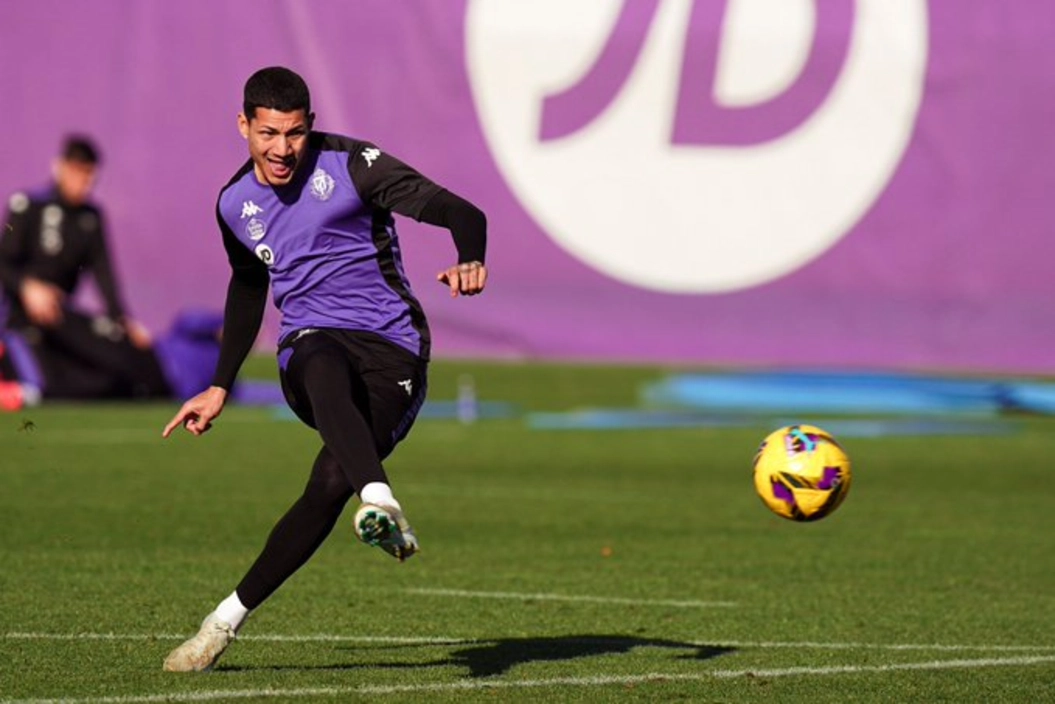 Noticia: Moro en caída de mercado, ausente con el Valladolid Imagen de la noticia: Moro en caída de mercado, ausente con el Valladolid