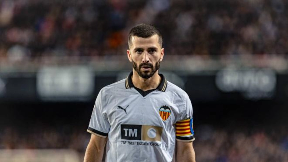 Portada de Gayá en alta duda para el reto con el Valladolid