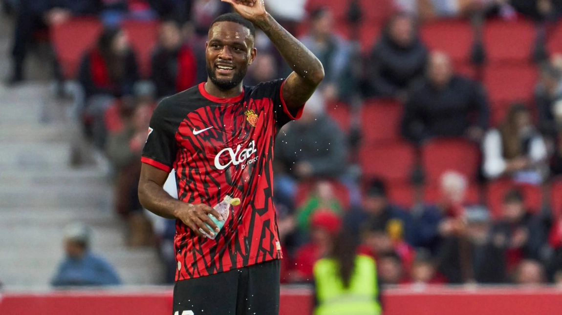 Noticia: Larin, de buen parche Fantasy a hombre bajo lupa Imagen de la noticia: Larin, de buen parche Fantasy a hombre bajo lupa