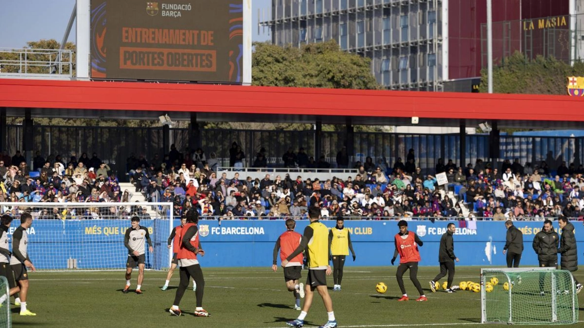 Noticia: El Barça abre las puertas del Johan Cruyff para su entrenamiento navideño Imagen de la noticia: El Barça abre las puertas del Johan Cruyff para su entrenamiento navideño