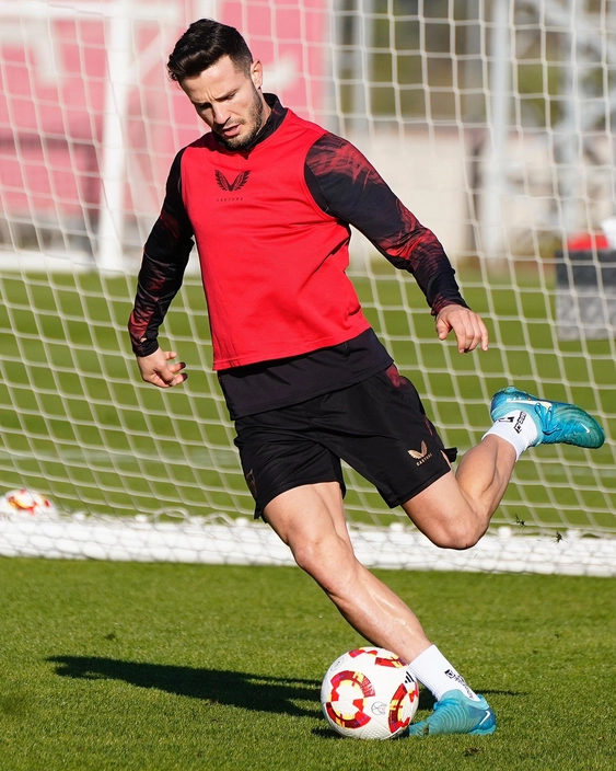 Imagen de la noticia: El Sevilla FC avanza en su preparación para la Copa del Rey con varias novedades en el entrenamiento