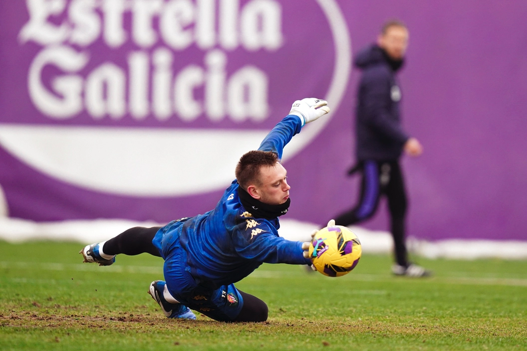 Imagen de la noticia: El Valladolid se prepara con Iván Sánchez recuperado y bajas en ataque