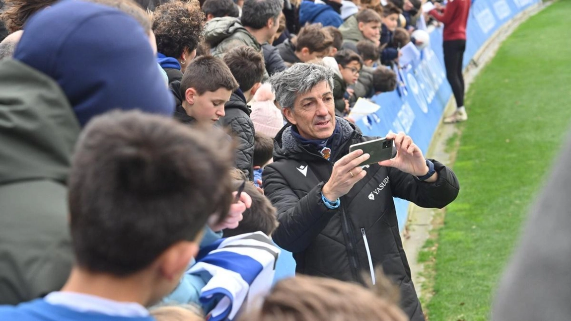 Imagen de la noticia: Imanol Alguacil habla sobre los casos de Aguerd y Zubimendi