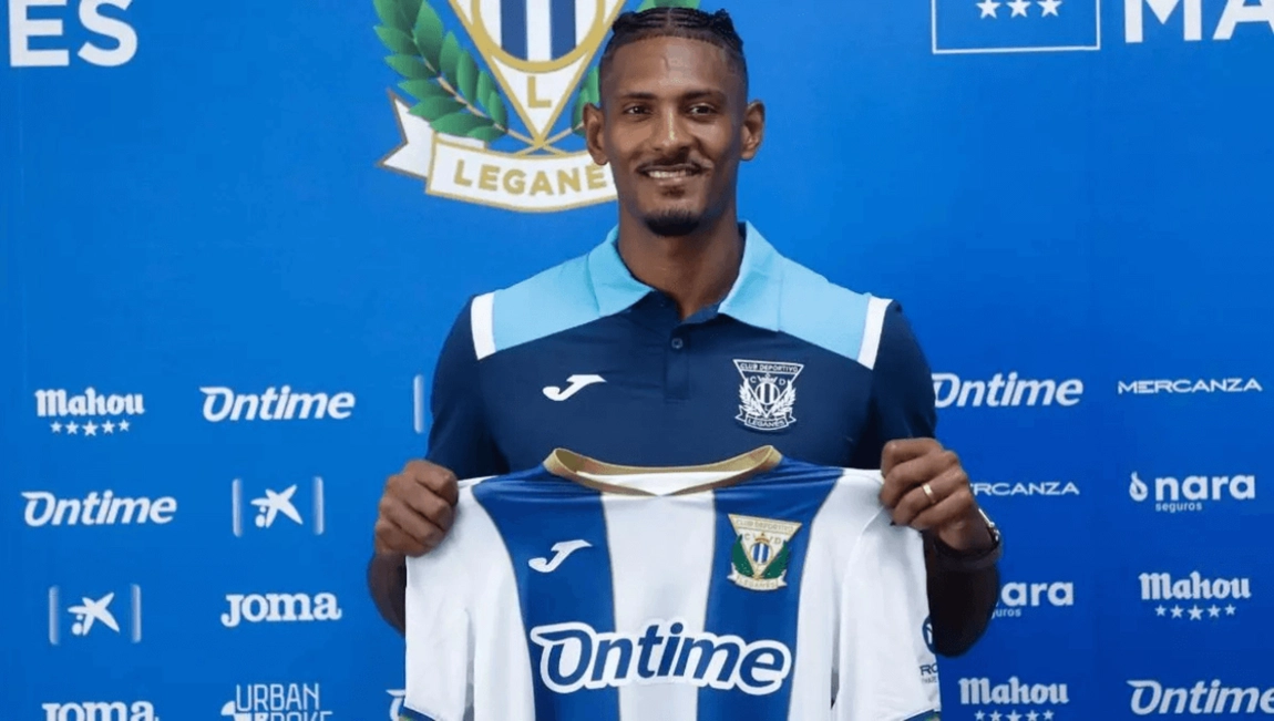 Noticia: Haller reta a James y se pelea por ser el fichaje más irrelevante de 2024 Imagen de la noticia: Haller reta a James y se pelea por ser el fichaje más irrelevante de 2024