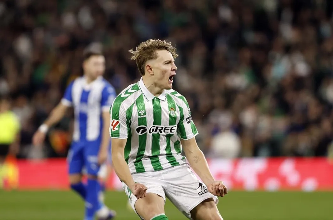Portada de Detalles del Betis tras ceder ante el Alavés, recomendaciones Fantasy