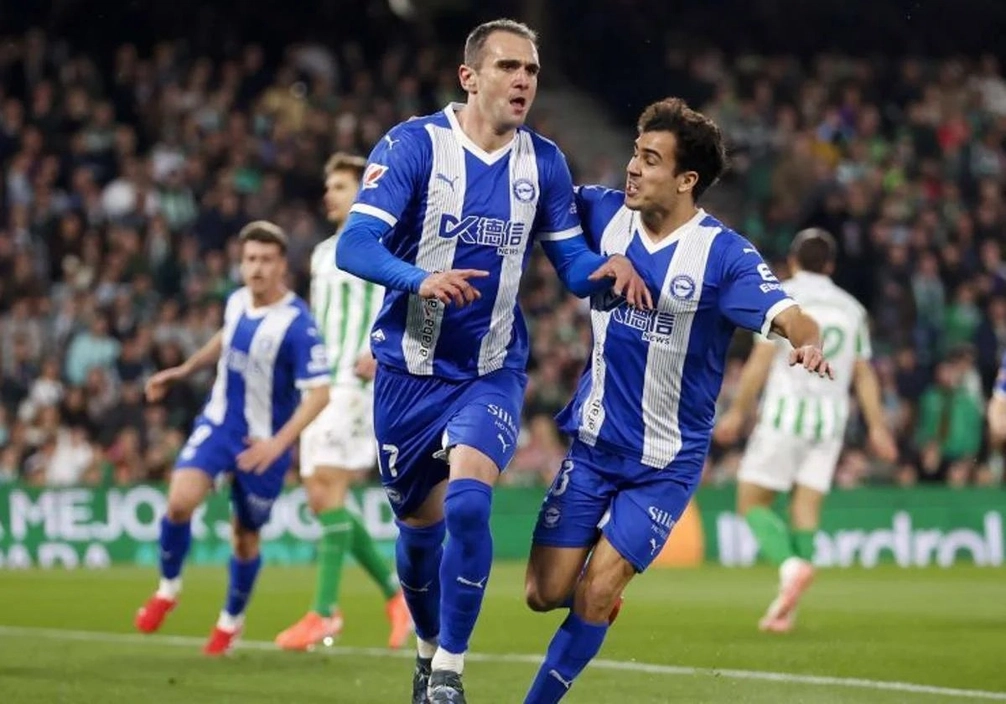 Portada de Apuntes del Alavés tras ganar ante el Betis, recomendaciones Fantasy