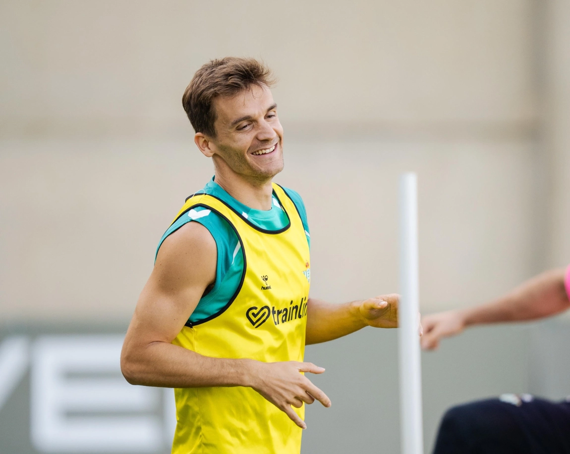 Portada de Deossa en firme, Bartra y Llorente avanzan en el Betis, hay una ausencia relevante