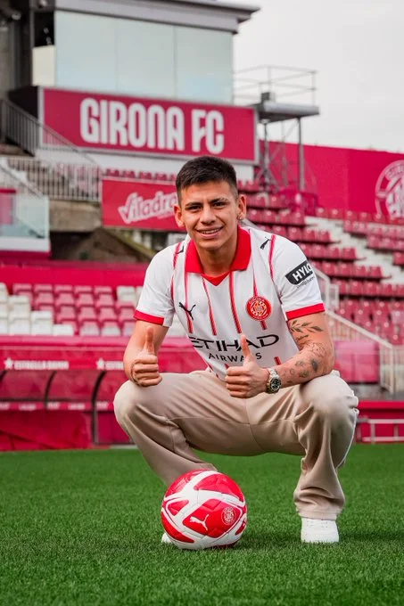 Portada de Oficial: Echeverri es jugador del Girona hasta final de temporada