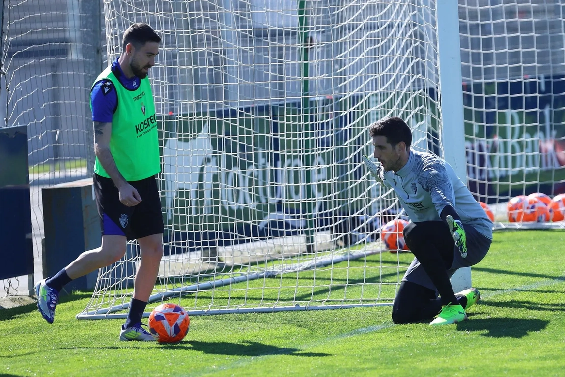 Noticia: Entrenamiento del Osasuna sin Bryan Zaragoza Imagen de la noticia: Entrenamiento del Osasuna sin Bryan Zaragoza