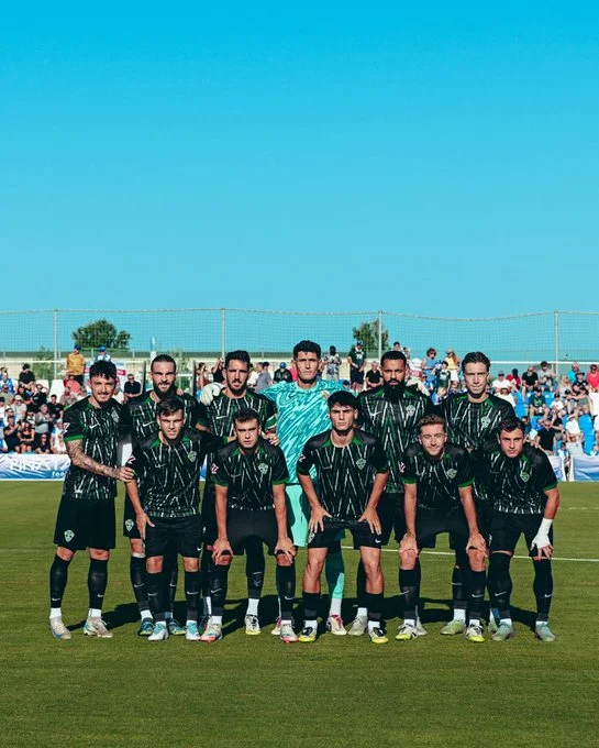 Portada de El Elche cae por segunda vez en pretemporada