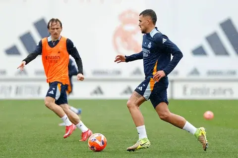 Portada de Entrenamiento del Real Madrid, con tres en recuperación