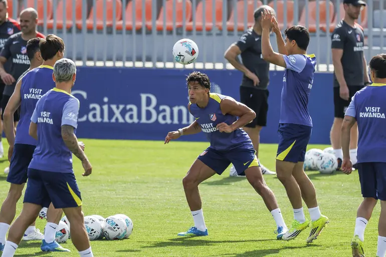 Última hora sobre Llorente, Julián Álvarez, Hancko, Sorloth, Koke, Lookman y Ruggeri