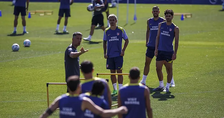 Julián Álvarez, descartado ante el Celta y última hora sobre Giuliano, Nico y Barrios