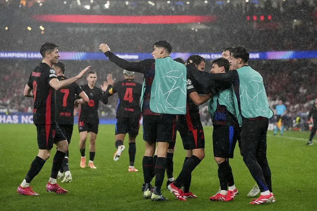 Portada de Apuntes del Barcelona en Champions, enfoque Fantasy para La Liga