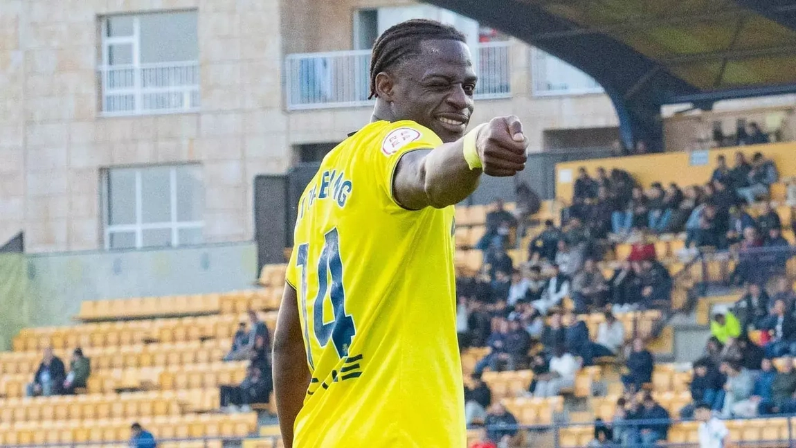 Portada de Primera alineación del Villarreal, Eyong y Moleiro entre los titulares