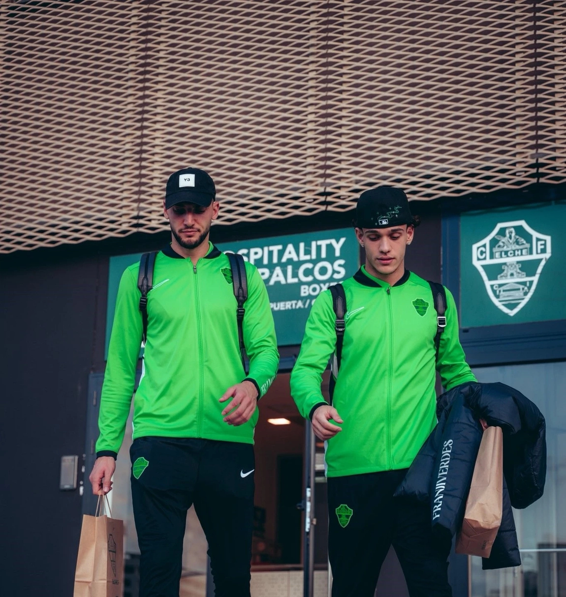 Portada de El Elche ya se fue a Éibar, solo dos bajas en el viaje copero