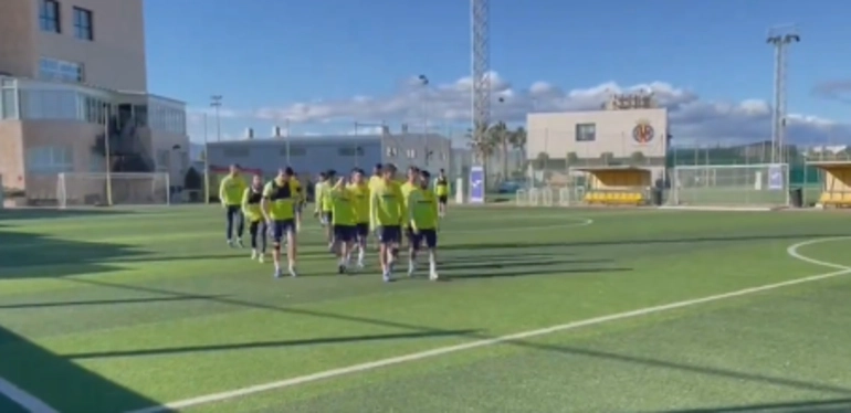 Noticia: Villarreal: Baena, Parejo y Sorloth entrenan con el grupo Imagen de la noticia: Villarreal: Baena, Parejo y Sorloth entrenan con el grupo