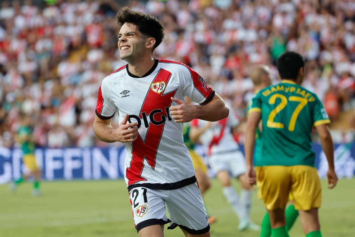 Portada de Dos hombres en duda del Rayo para la Jornada 5 de La Liga
