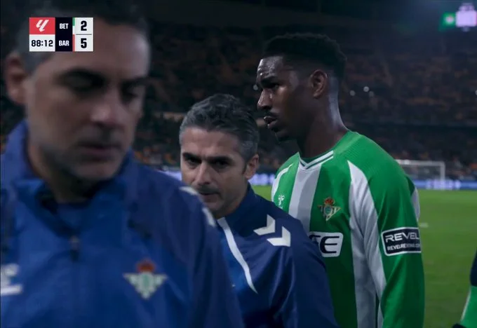 Portada de Firpo se lesiona en el Betis - Barcelona, done era suplente