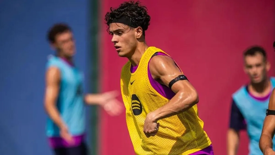 Portada de Oficial: Héctor Fort sale del Barcelona y llega al Elche