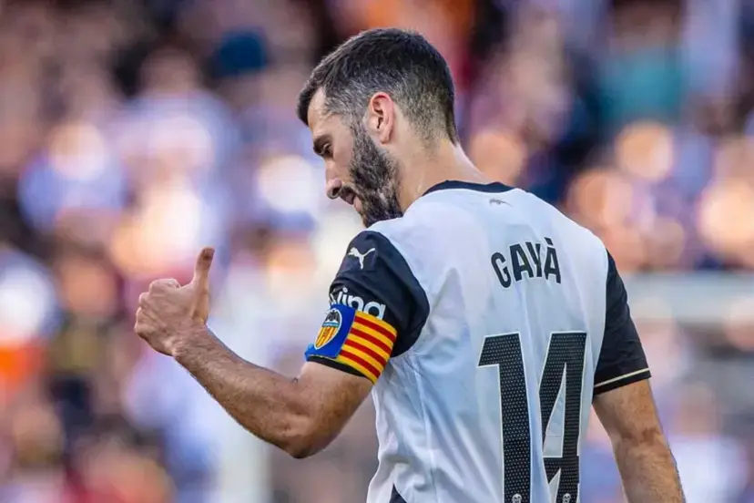 Portada de Gayá y Thierry sí van a la Copa con el Valencia