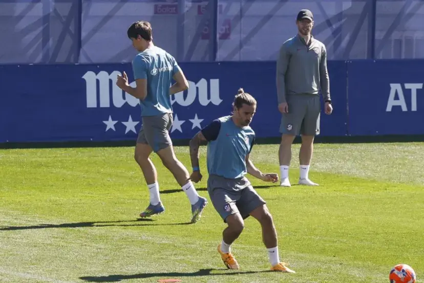 Noticia: Griezmann y Correa fijos en el Atlético, nuevas rotaciones en el ambiente Imagen de la noticia: Griezmann y Correa fijos en el Atlético, nuevas rotaciones en el ambiente