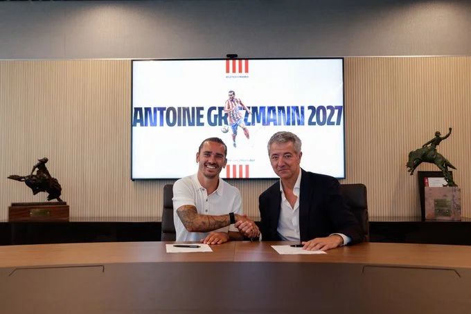 Portada de Griezmann firma, extiende, y busca más historia