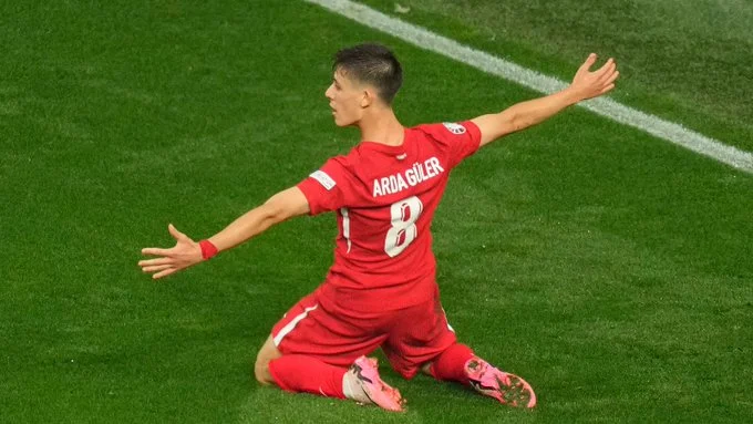 Portada de Arda y Mikautadze se enfrentaron en Eliminatorias Mundialistas
